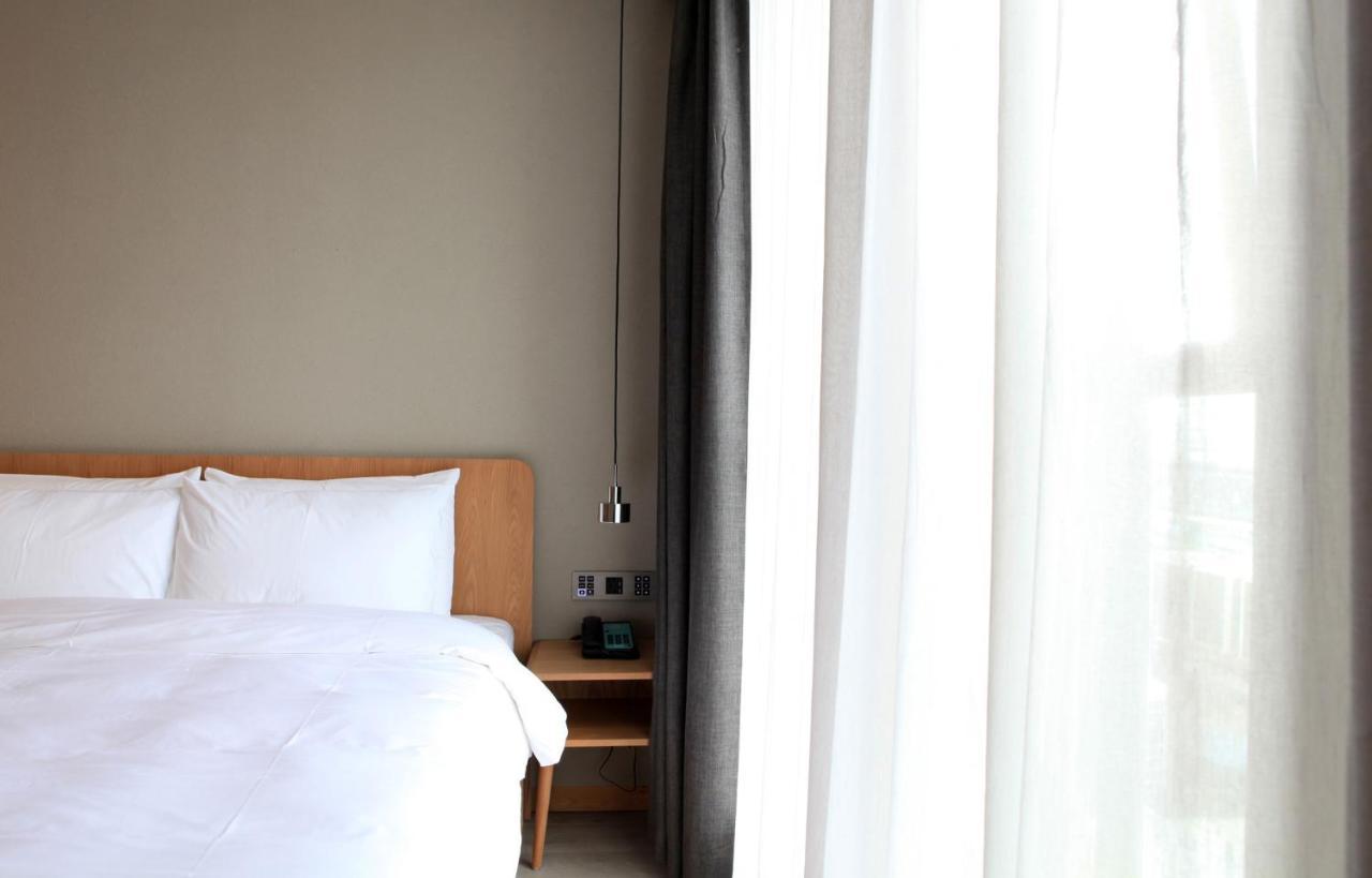 Ebo Hotel Hangzhou Wulin - 5 Mins Drive To The West Lake Bagian luar foto